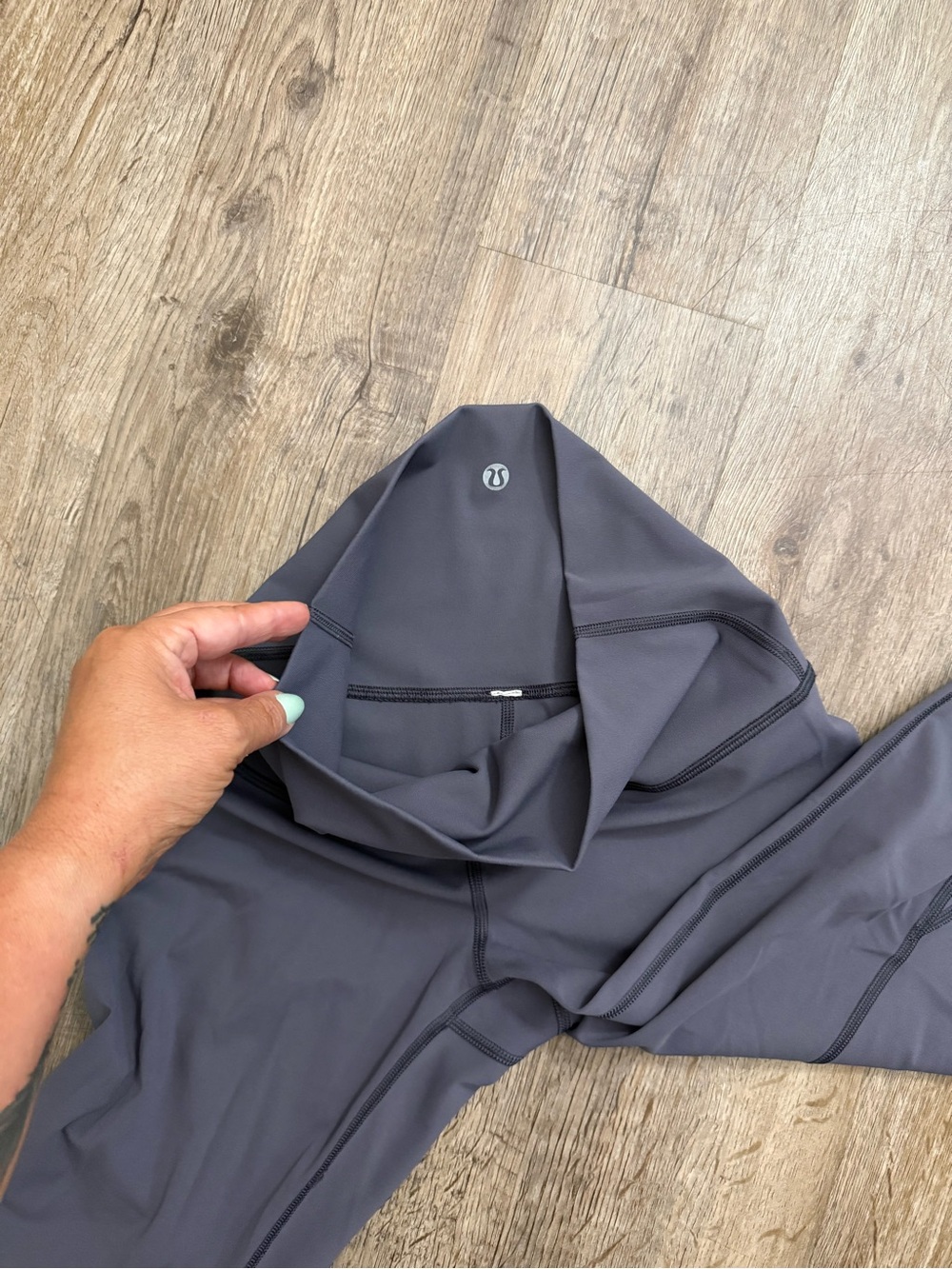 Lululemon • Wunder Under Crop II Roll Down Scallop Luxtreme Leggings - Picture 6 of 14